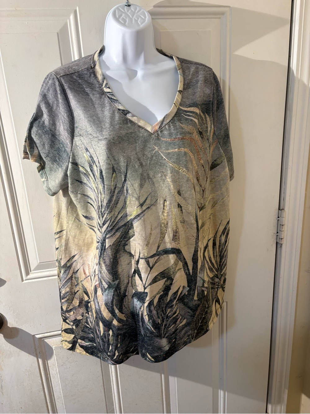 CJ Banks V-Neck Tropical Leaf Print Top.Green,Tan & Gray!# granolagirl #coastal